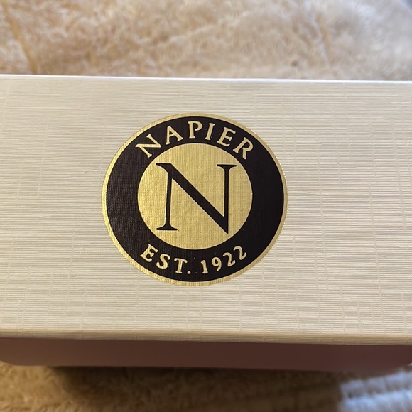 NIB Napier Bracelet - Picture 5 of 5